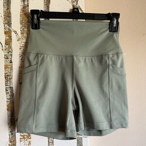 90 Degree by Reflex bike shorts Sage green medium 5 inch interlock tribeca